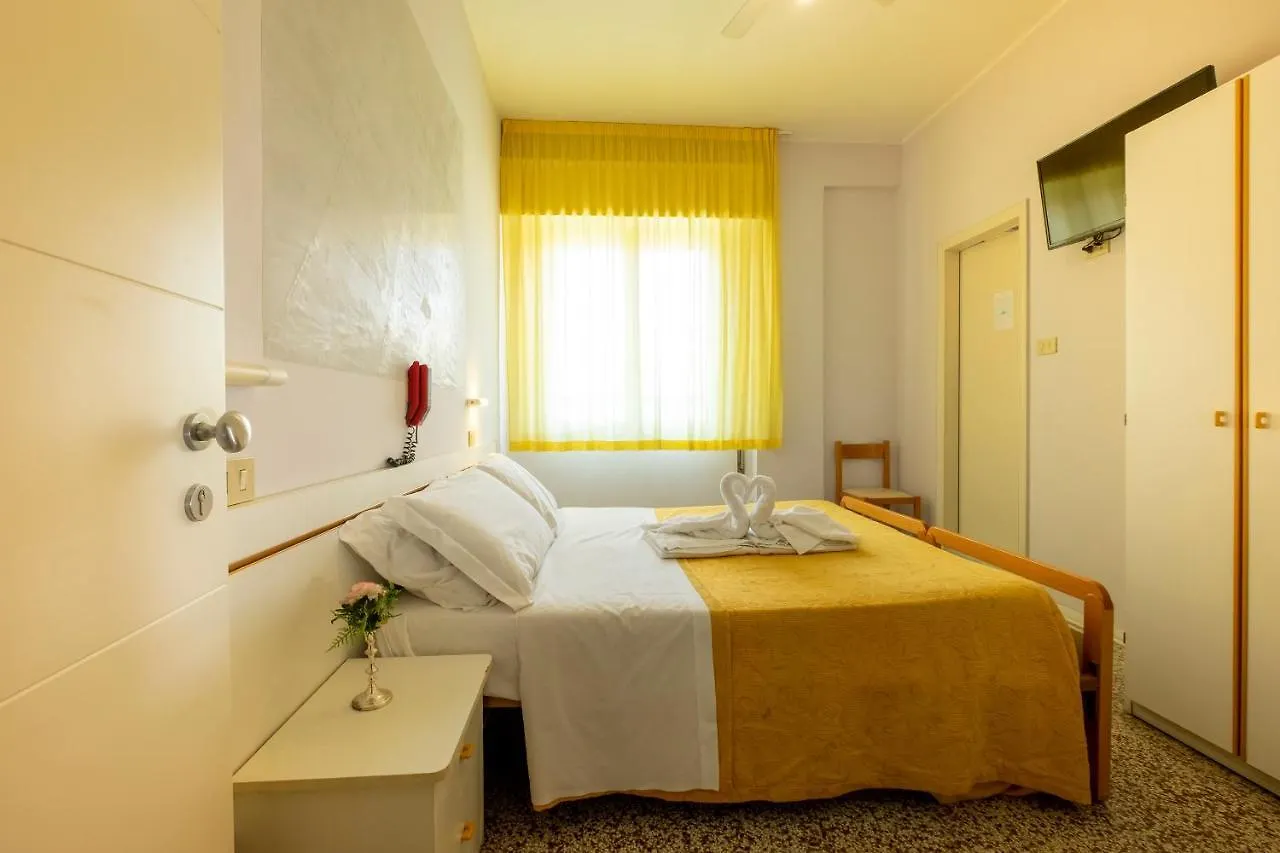 ***  Hotel Giumer Rimini Olaszország