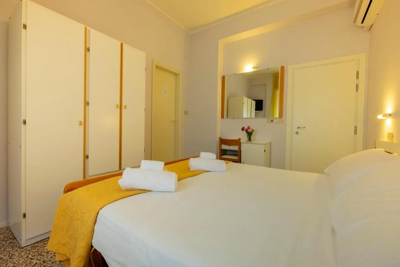 ***  Hotel Giumer Rimini Olaszország