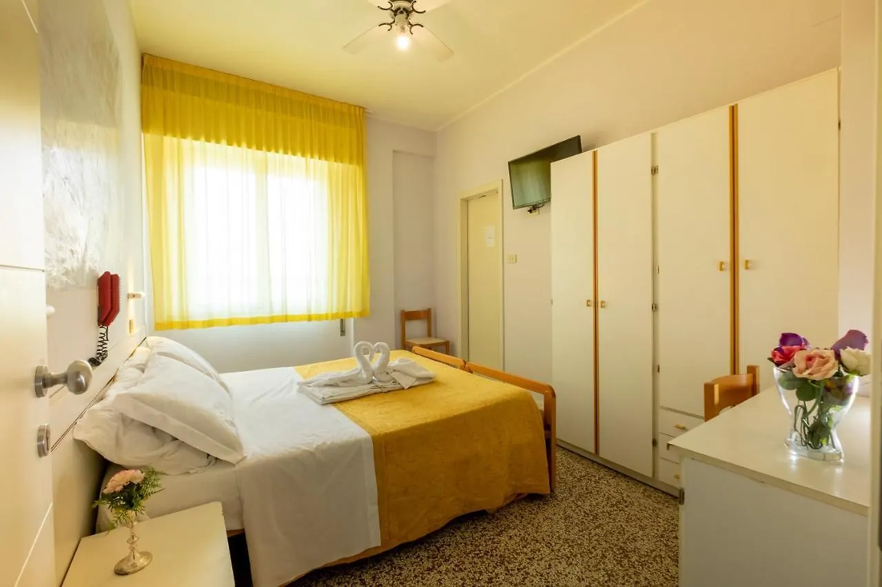 Hotel Giumer Rimini 3*,  Olaszország